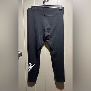 Black Women’s XL Nike Sportswear Essential Women's High-Waisted Leggings - NWOT